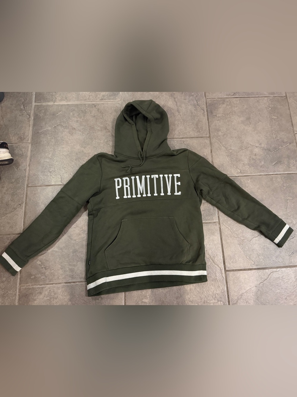 Vintage Primitive Men's Olive Green Crewneck Hoodie with White Trim